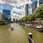 Stunning View Apt Free Parking Rotterdam