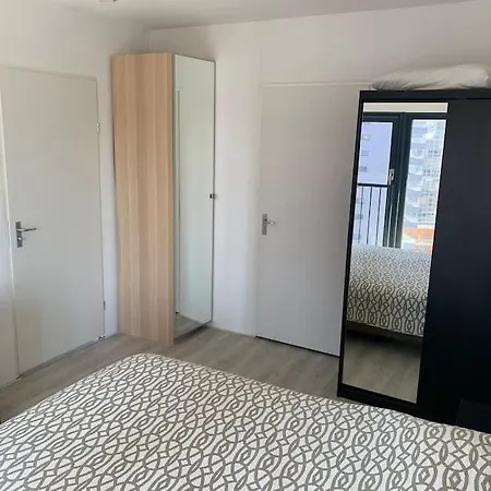 Stunning View Apt Free Parking Apartment *