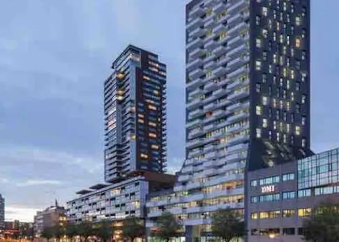 Stunning View Apt Free Parking شقة