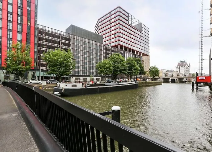 Stunning View Apt Free Parking شقة روتردام