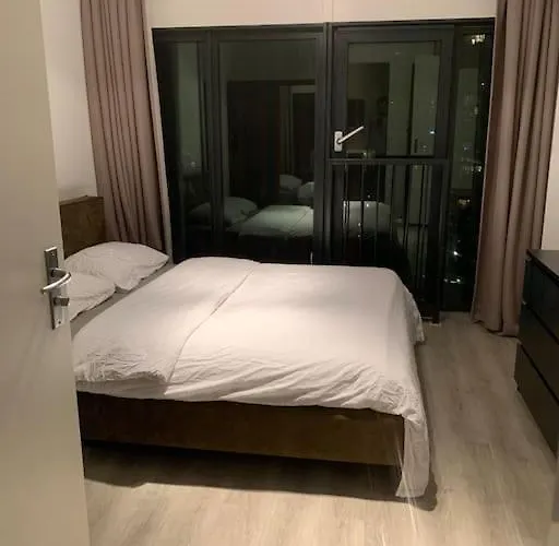 Stunning View Apt Free Parking شقة *