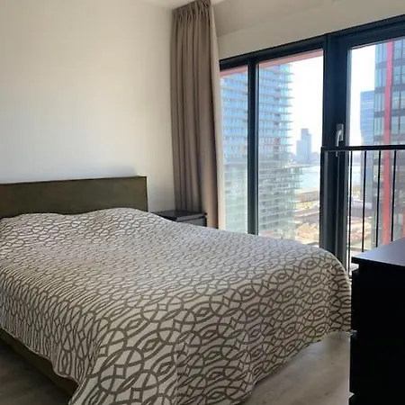 Stunning View Apt Free Parking 아파트 *