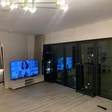 Stunning View Apt Free Parking 아파트 *