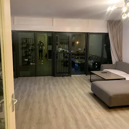 Stunning View Apt Free Parking *