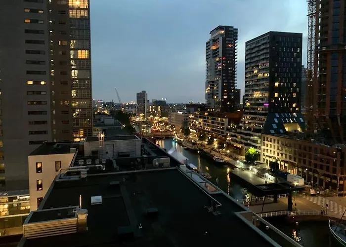 アパート Stunning View Apt Free Parking ロッテルダム