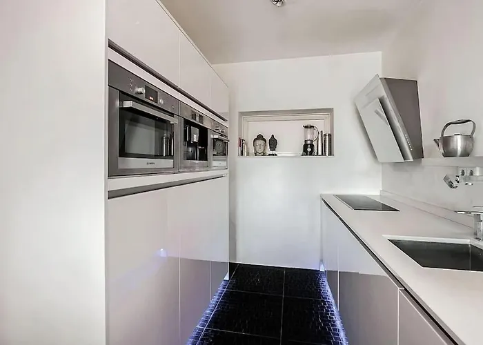 Stunning View Apt Free Parking アパート