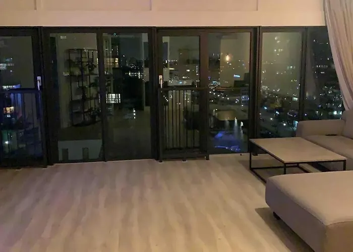 Stunning View Apt Free Parking *