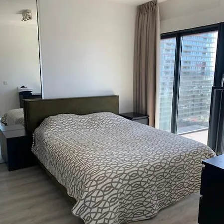 Stunning View Apt Free Parking *